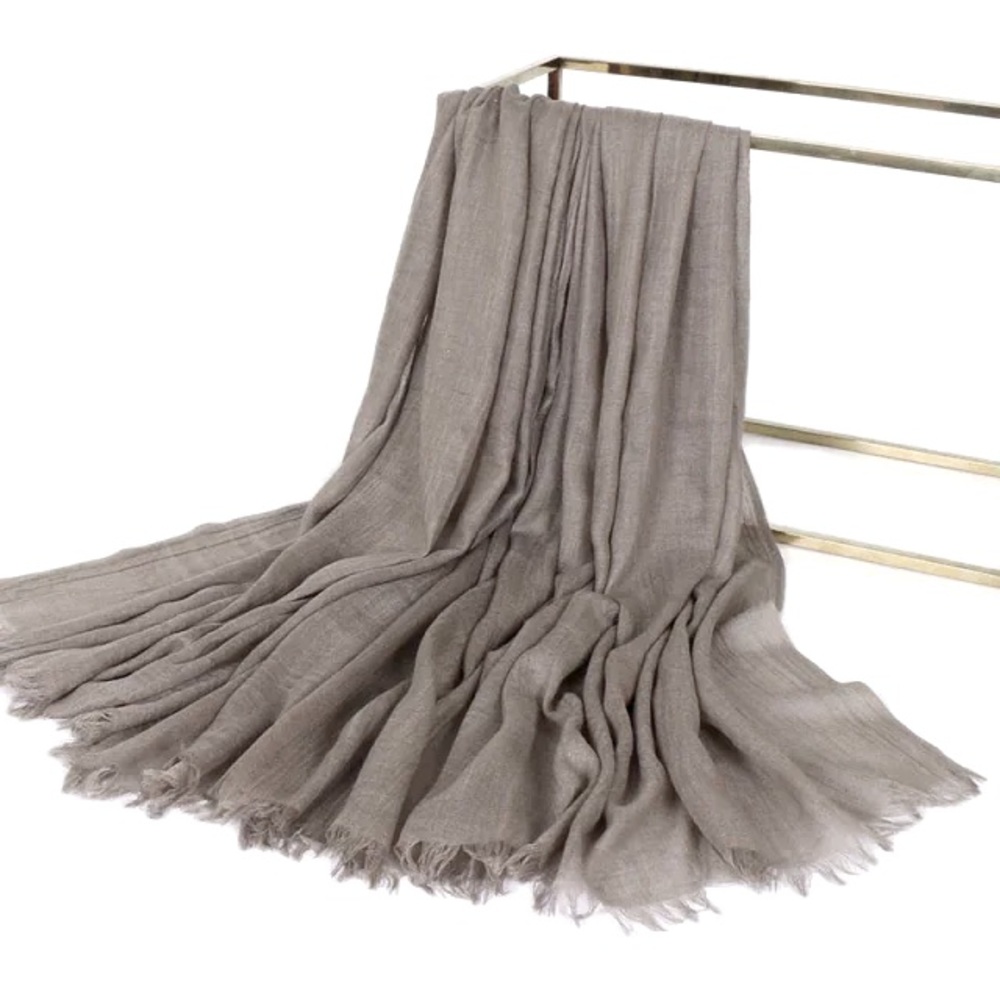🆓 DOVE GRAY SOFT SCARF